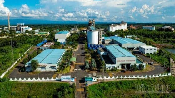 Vinacomin plans $948 mln expansion of alumina plant in central Vietnam