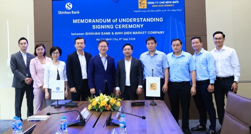 Shinhan Bank Partners with Binh Đien Market Management and Trading Company to Expand Financial Solutions for Merchants