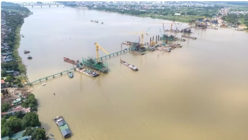 Construction presses forward throughout the holiday