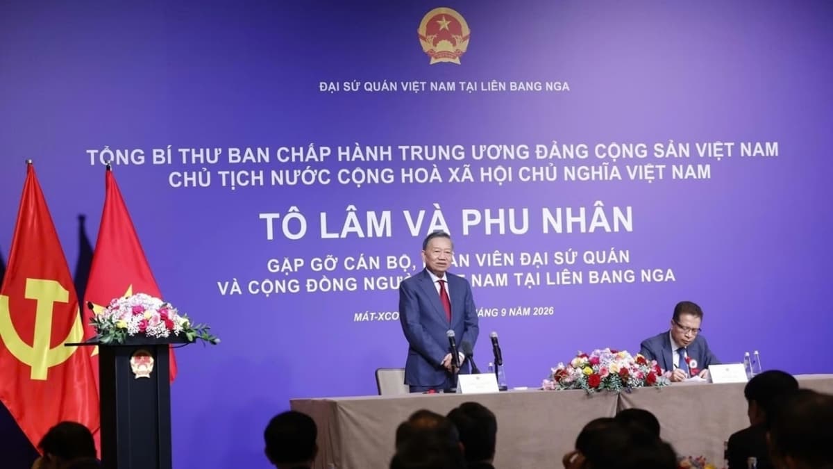 General Secretary and President To Lam meets Vietnamese community in Russia