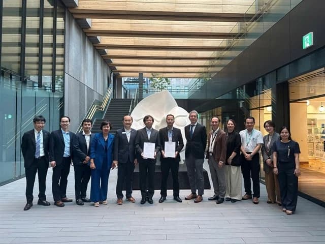 Da Nang, Japanese partner sign deal on materials development