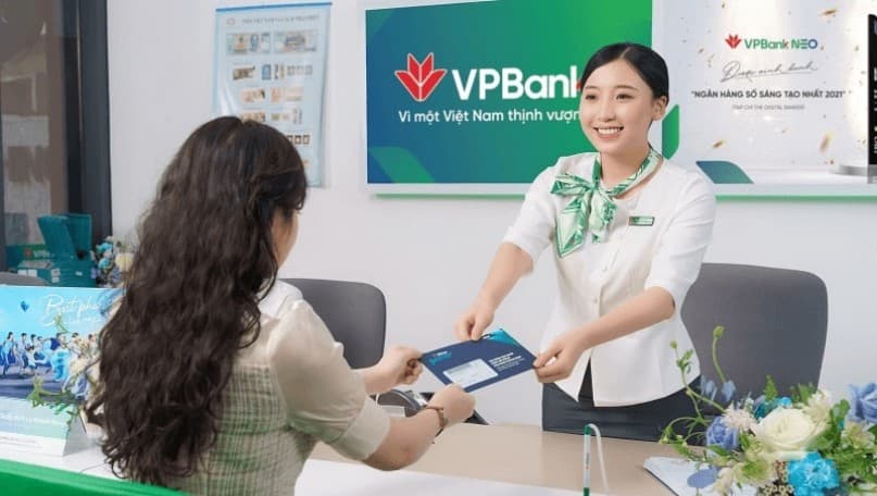 Vietnamese banks accelerate capital-raising drives to fuel new economic cycle