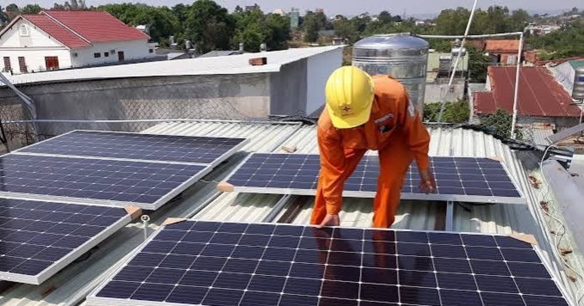 Vietnam urges faster rollout of self-consumption solar rooftop power