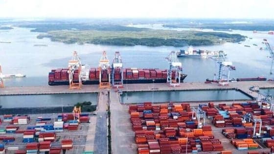 Southern Vietnam ports launch shared berth to boost capacity by up to 900,000 TEUs