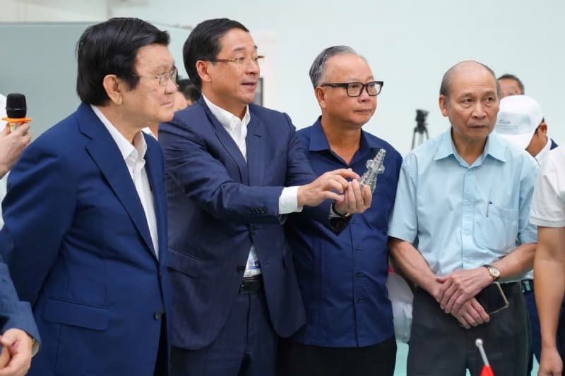 Institutional Breakthroughs to Make Supporting Industries a Driver of National Development