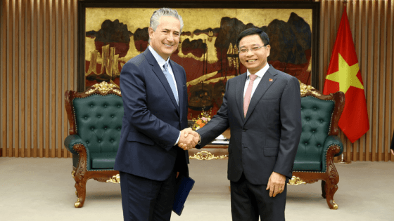 Citi pledges closer cooperation with Vietnam on sovereign credit rating, energy financing