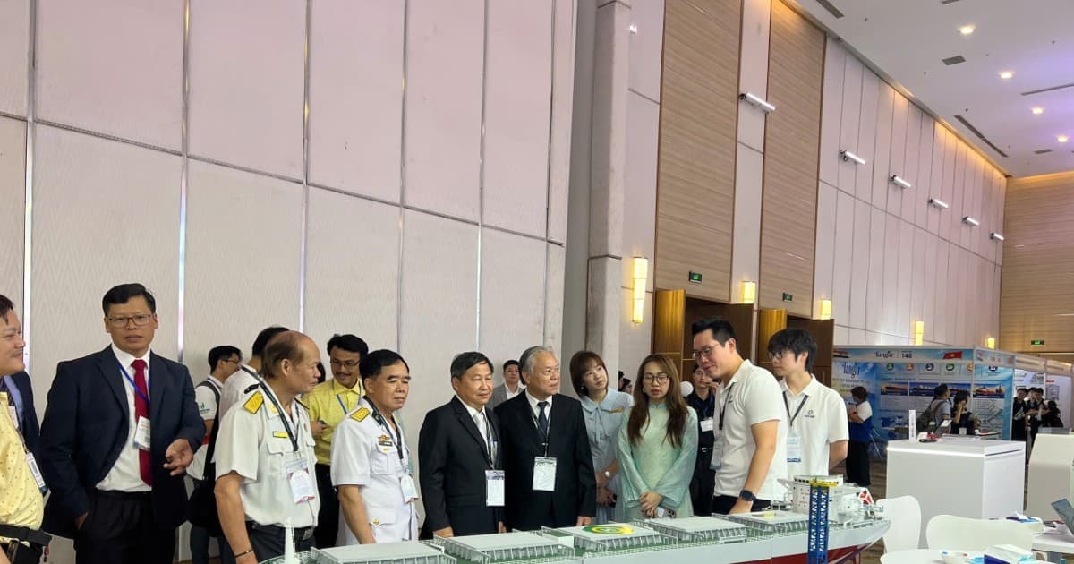 HCM City hosts two exhibitions, connecting businesses in oil and gas, energy and maritime industries