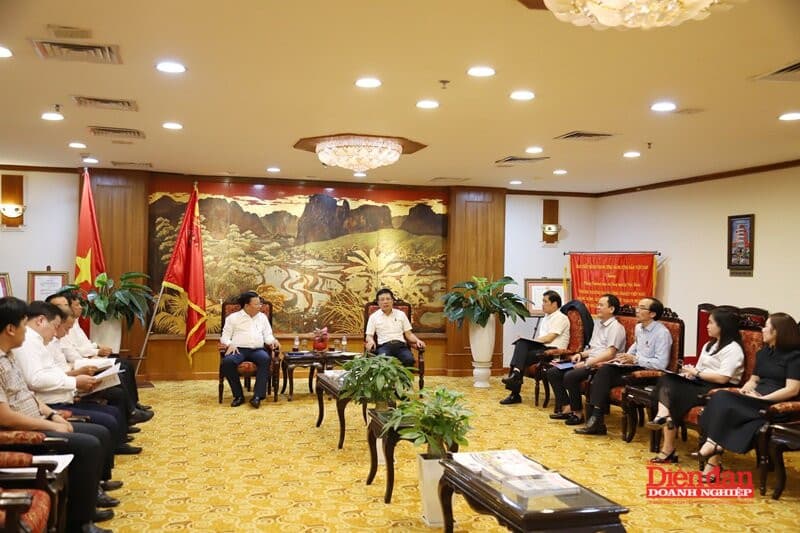 VCCI commits to accompanying the business community in construction and development in Khanh Hoa