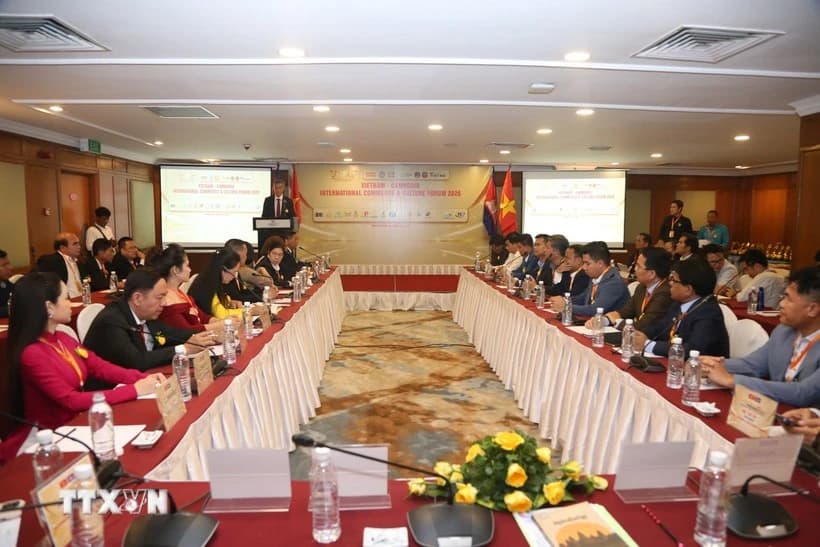 Viet Nam-Cambodia International Commerce & Culture Forum promotes business ties