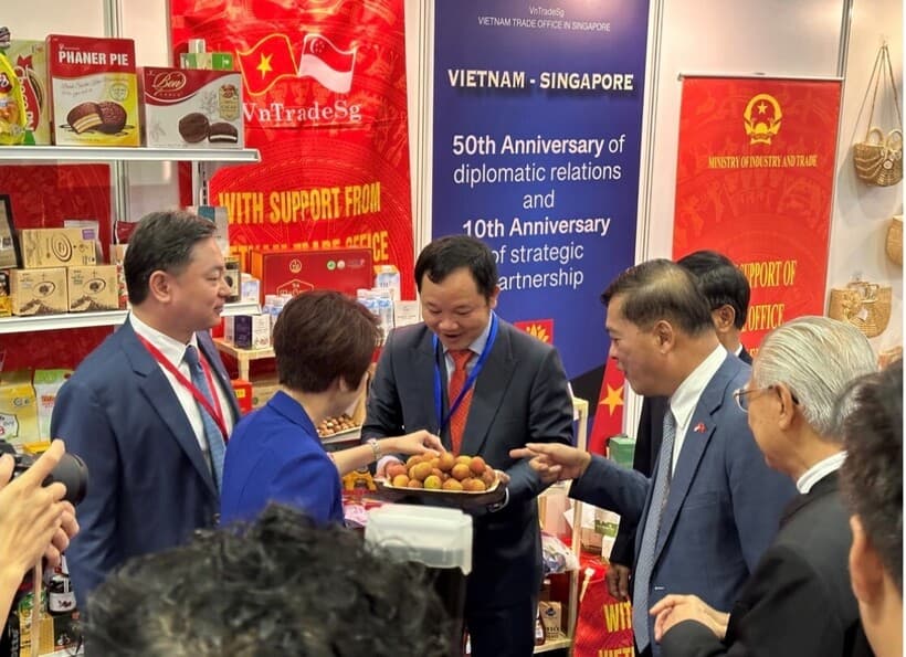 Viet Nam-Singapore trade hits record SGD 42.8 billion in first nine months