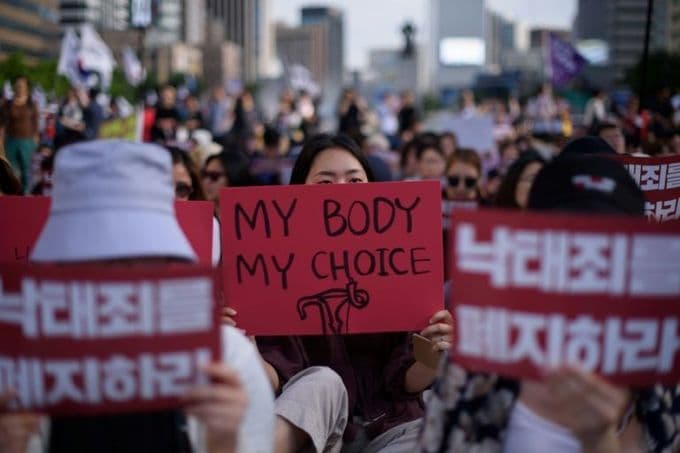 South Korean women hope for change to abortion laws