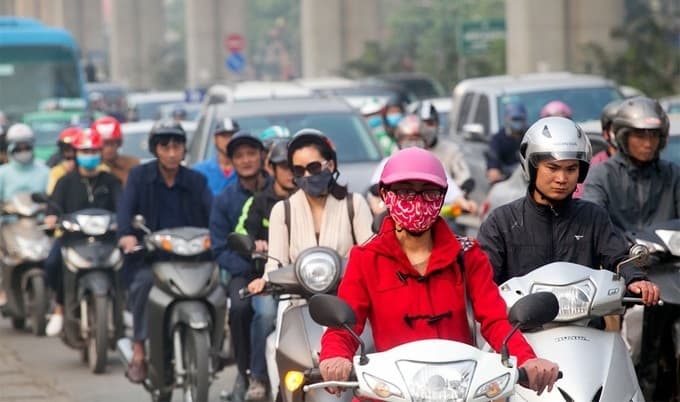 Hanoi yet to identify streets for motorbike ban, needs more study: chairman