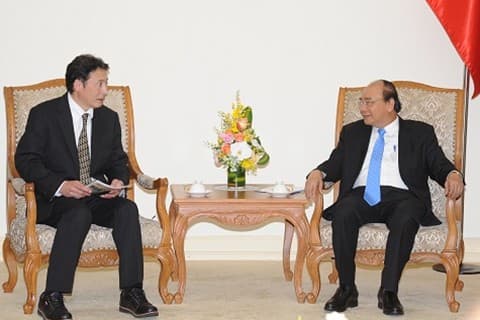PM greets Japanese environmental experts