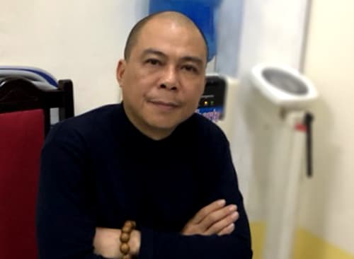 TV firm chairman implicated in bribery probe, arrest warrant issued