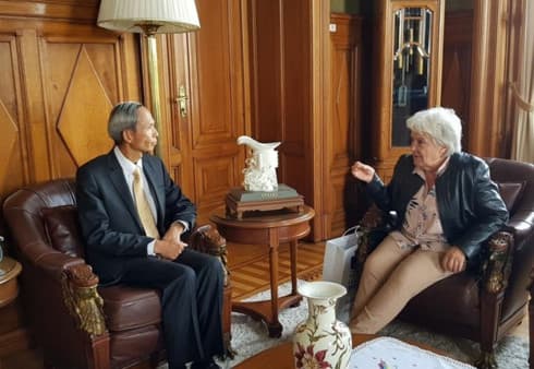 Vietnam, Uruguay seek to boost friendship, cooperation