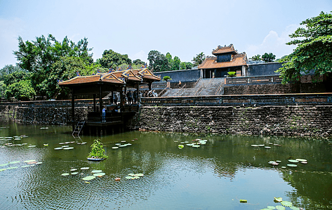 Google online museum digitizes tomb of Vietnamese king in 3D