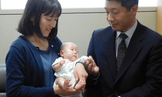 'World's smallest baby boy' set to go home in Japan