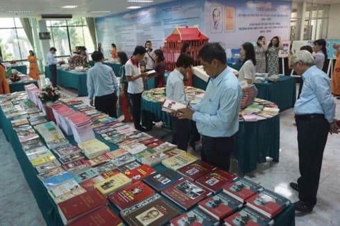 Book exhibition marks 50 years of President Ho Chi Minh’s testament