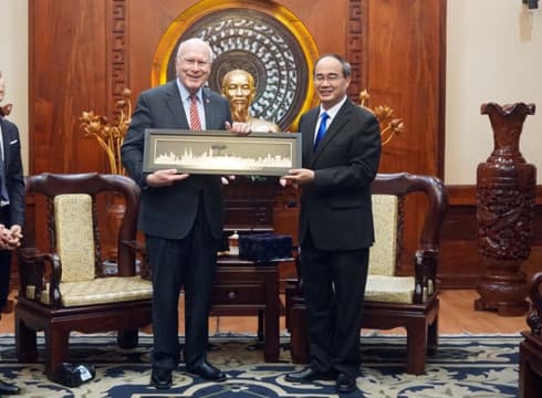 US Senate delegation welcomed in HCM City