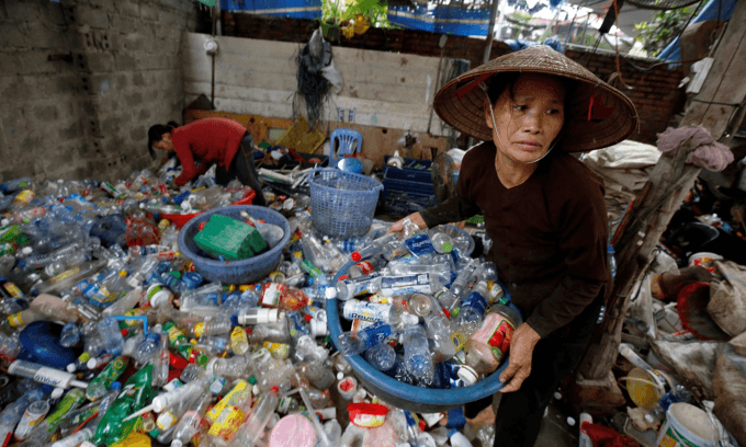Dumping plastic waste in Asia found destroying crops and health