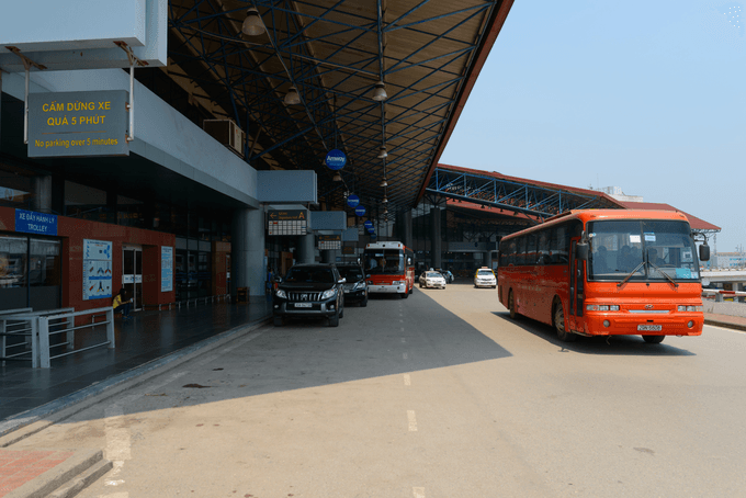 Hanoi mulls new high quality bus to international airport
