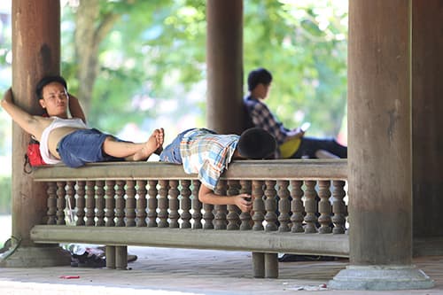 Hanoi heat rises to 100-year high, weather office reports