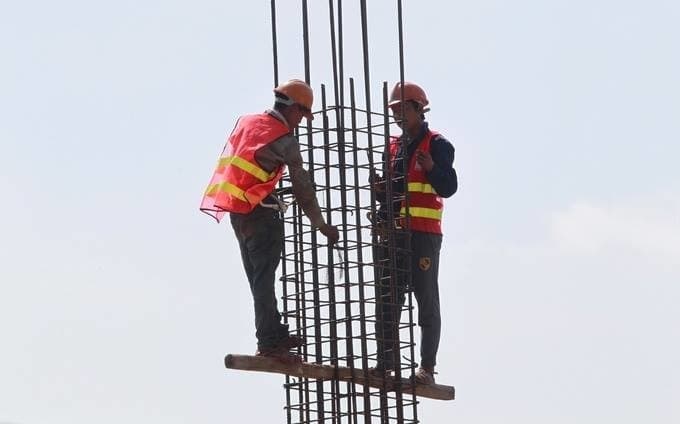 Good pay, but real estate firms struggle to hire managers