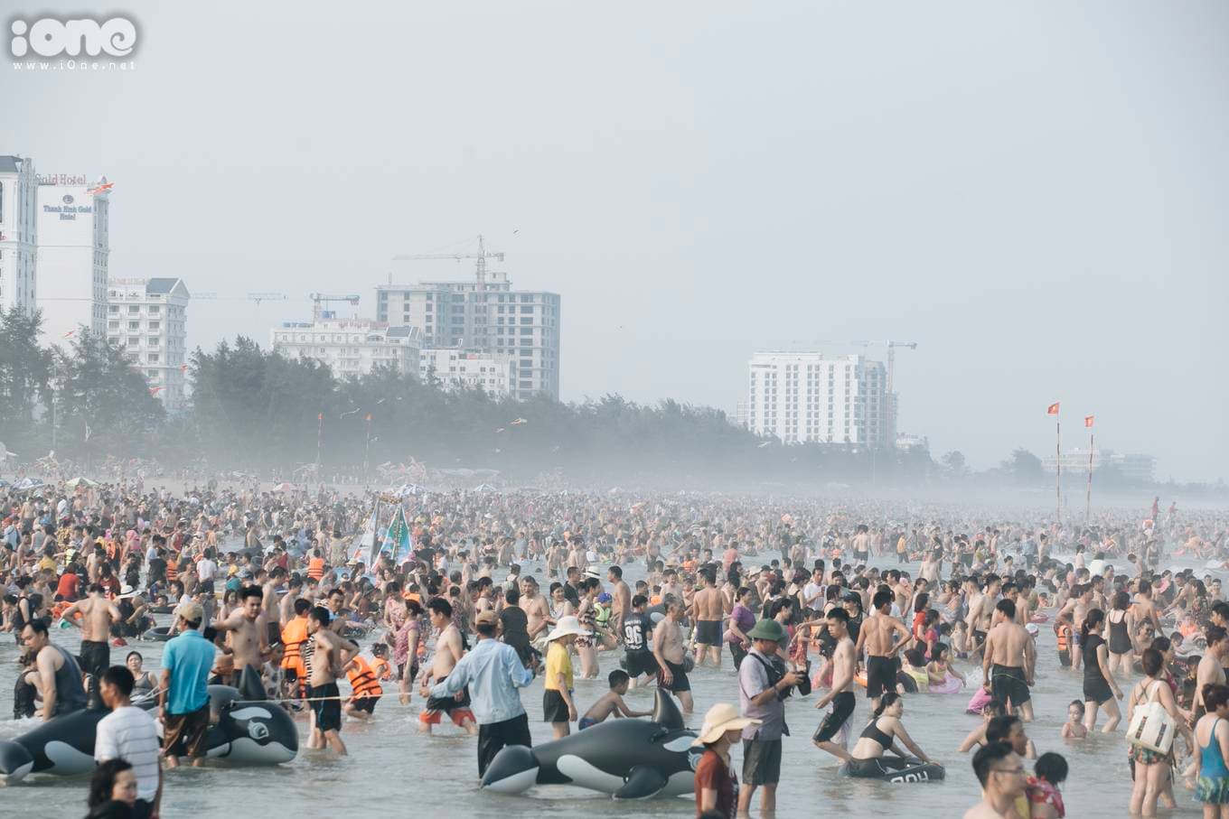 Vietnam tourist spots turn crowd-pullers during extended weekend