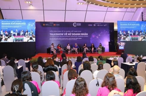 Vice President attends business woman talkshow