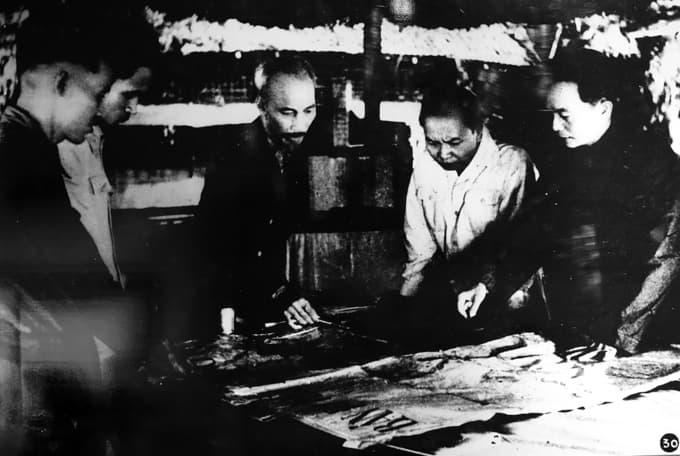 A Dien Bien Phu flashback in black and white