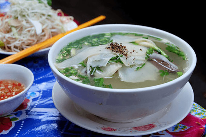 Taste trumps price for 60 years at Saigon duck vermicelli soup stall