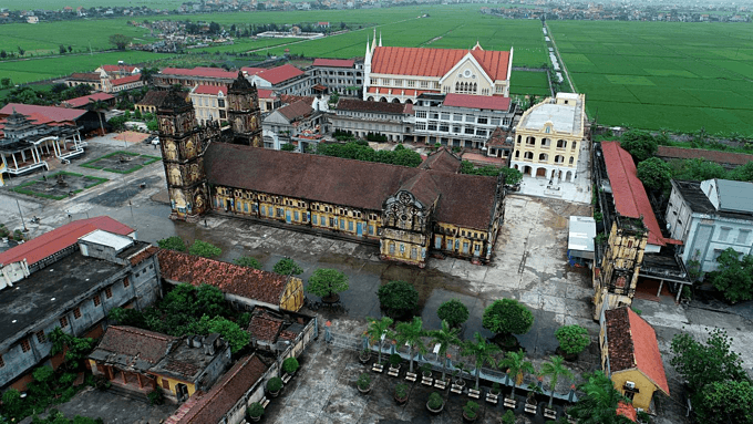 Final look: Bui Chu Cathedral just before it’s taken down