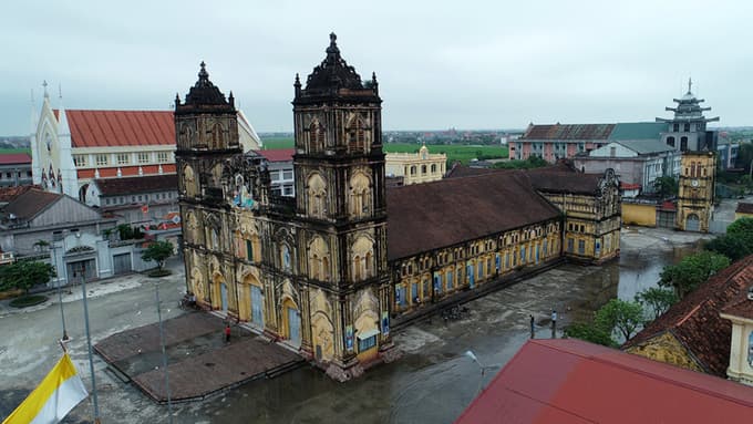 Plan to demolish Vietnam’s 135-year-old cathedral put on hold