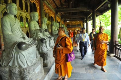 Vesak celebration participants visit Ninh Binh province