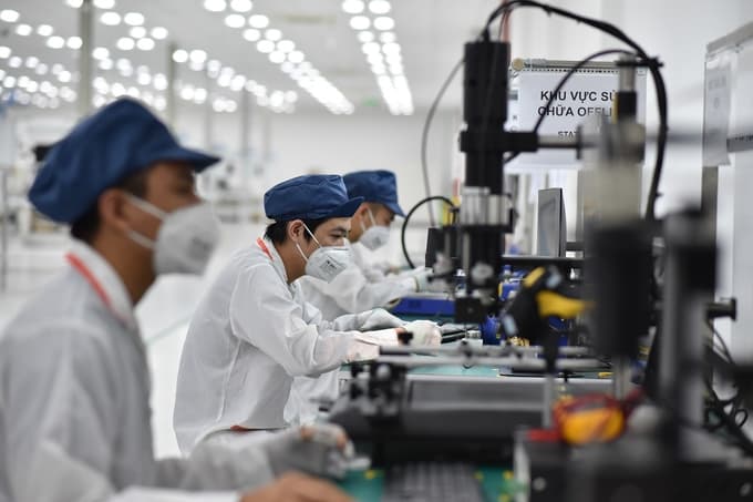 Vietnam party chief, president calls for giving private sector its due