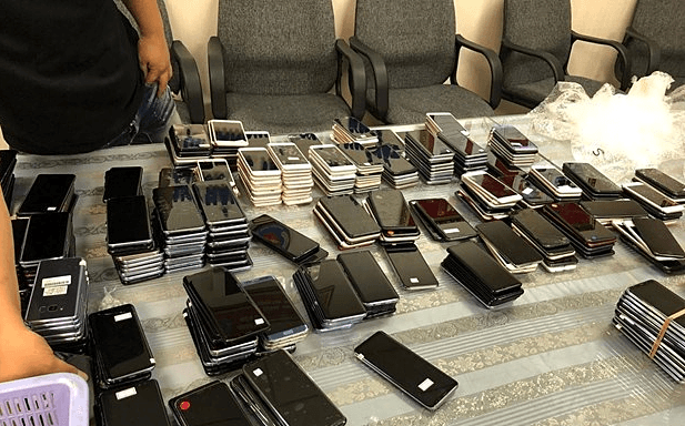 South Korean man arrested with 400 used mobile phones at Saigon airport