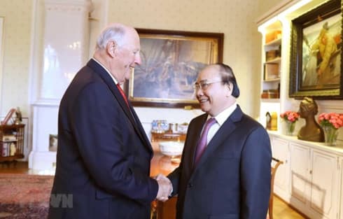 PM Nguyen Xuan Phuc meets with Norwegian King