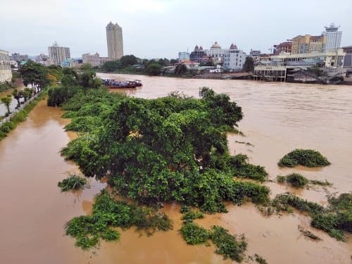 Flood in China-Vietnam border river kills man