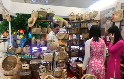 Vietnam, Sweden should join hands in clean production: Minister