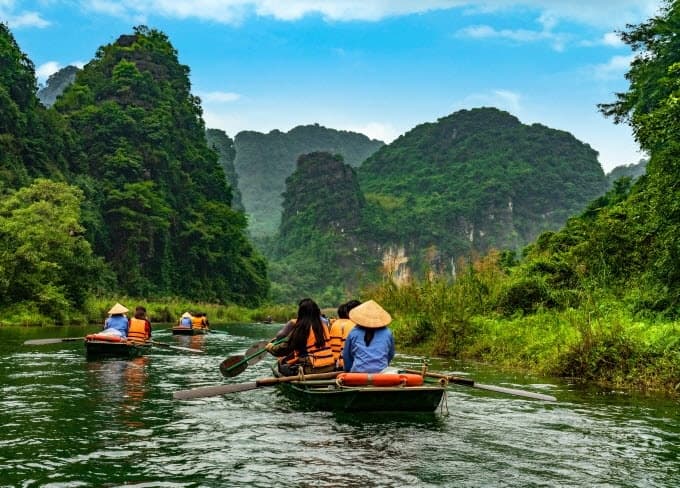 Vietnam continues to attract record numbers of foreign visitors