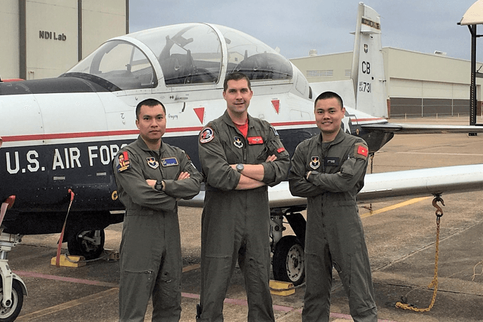 First Vietnam military pilots graduating US training course