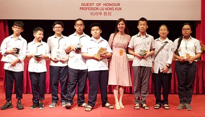 Vietnamese students win five gold medals at Asia Pacific math contest