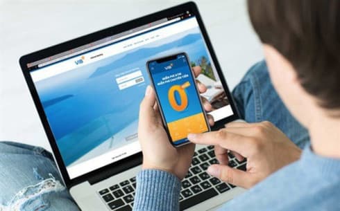 Most adults must have bank accounts by 2030