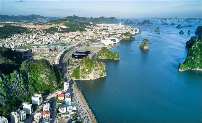 Ha Long to launch open-top tour buses