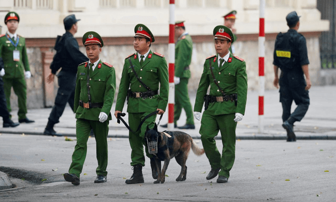 Vietnam allows policemen to work until 70
