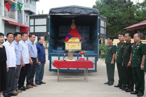 Remains of Vietnamese soldiers brought home from Laos