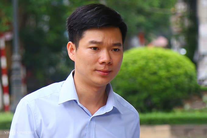 Doctor in dialysis deaths gets a year off jail term