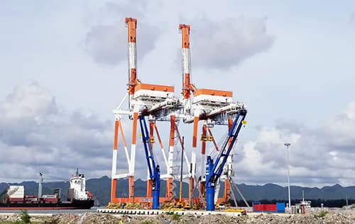 German cargo vessel hits crane in northern Vietnam port