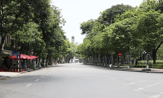 Mercury rises to 40C as heat wave scorches Hanoi
