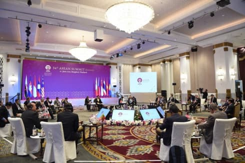 ASEAN leaders talk global, regional issues at retreat session